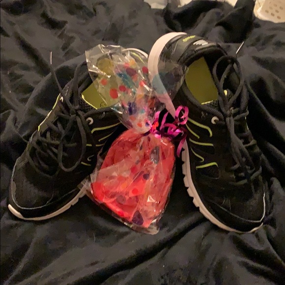 3/$20 BUY THESE TONIGHT AND GET THIS PRIZE! - Picture 1 of 5